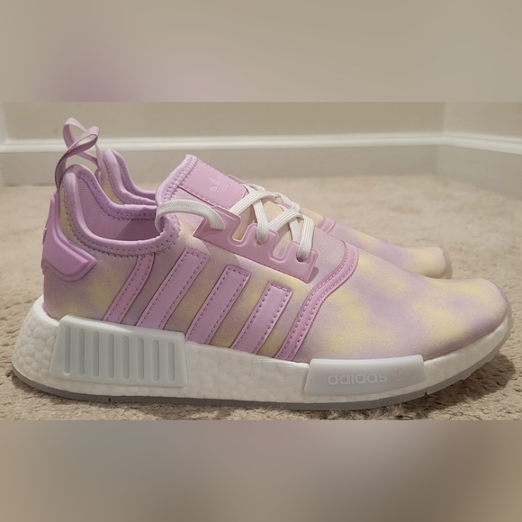 ADIDAS NMD_R1 Size 5.5 Lilac/White/Lilac Mesh